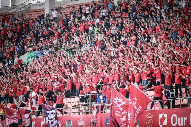 伊朗女足悄悄发出求救手势？