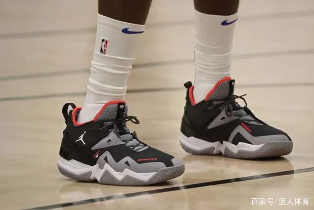 贺希宁15分深圳胜浙江 邹阳23+8福建胜江苏